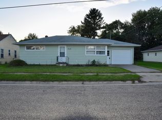 713 10th Ave, Sibley, IA 51249