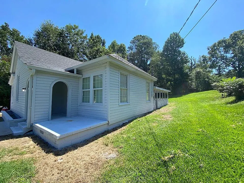 9 Dallas St