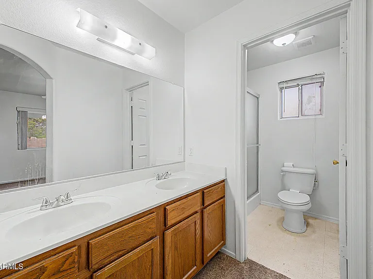 1830 N Center Ave — Photo 12