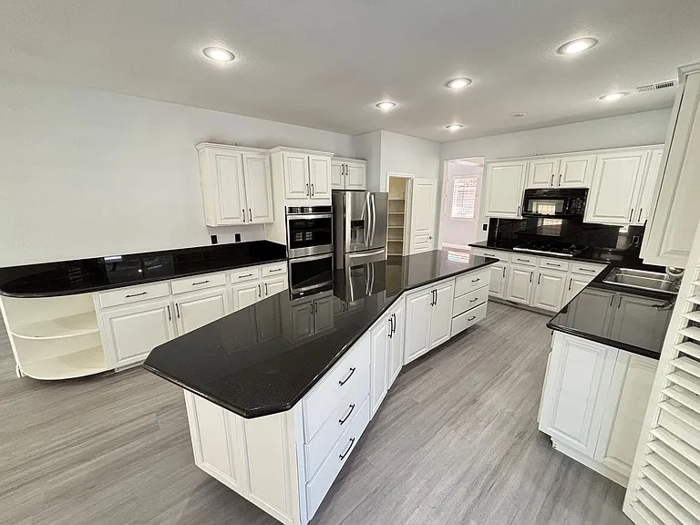 8207 Vista Colorado St — Photo 14