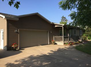 861 W Parish Rd, Kawkawlin, MI 48631