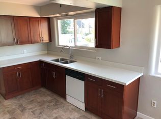 520 S Division Ln #A, Tacoma, WA 98418