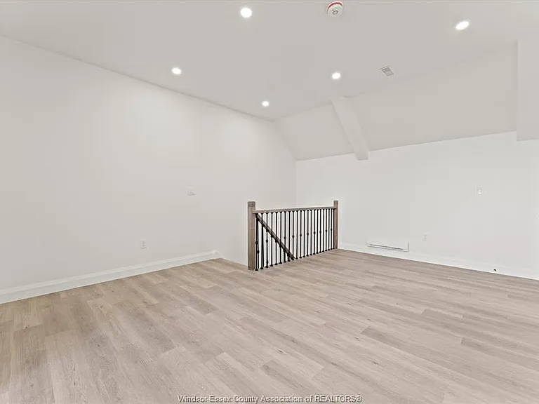 702 Pierre Ave #7 — Photo 11