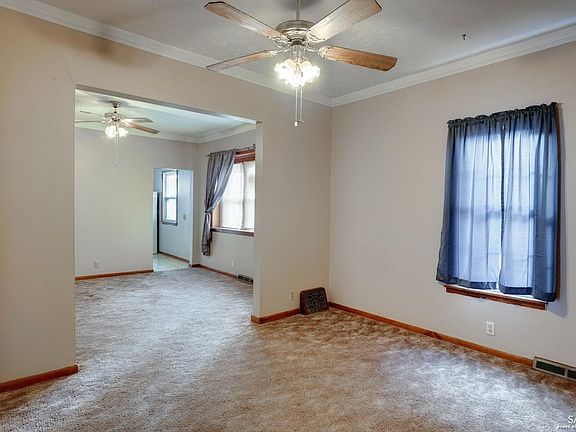 4th image of 133 S Phillips Ave