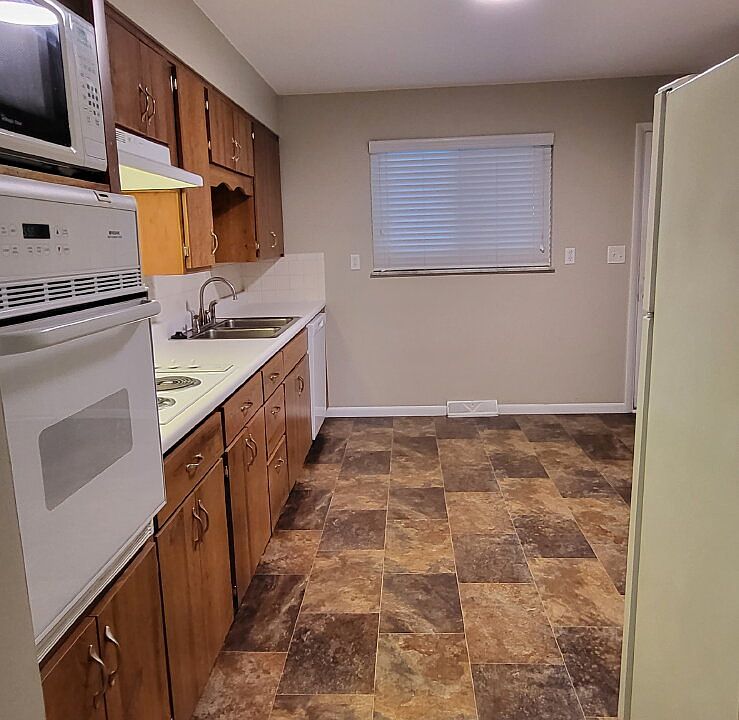 1st image of 205 Scott Ave APT A