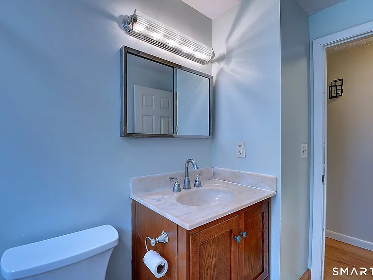 58 Elizabeth Dr — Photo 22