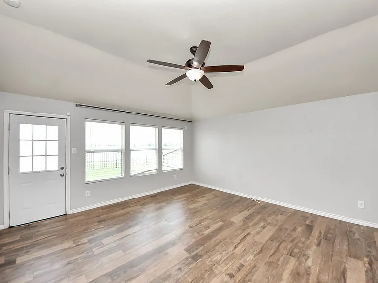 3226 View Valley Trl — Photo 16