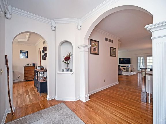 4th image of 4220 Saint Cloud Way
