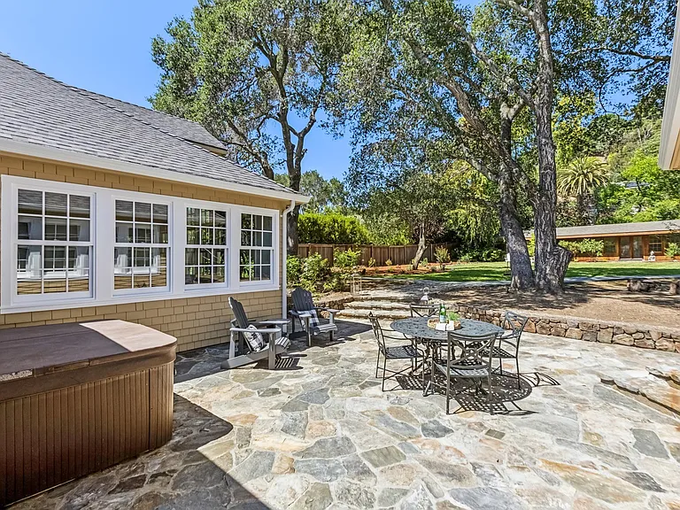 1156 Butterfield Rd — Photo 34