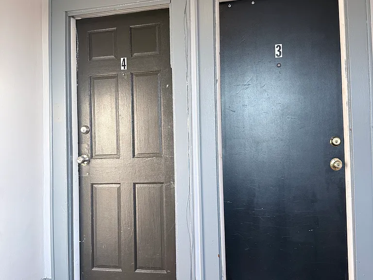 425-427 3rd Ave #A — Photo 10