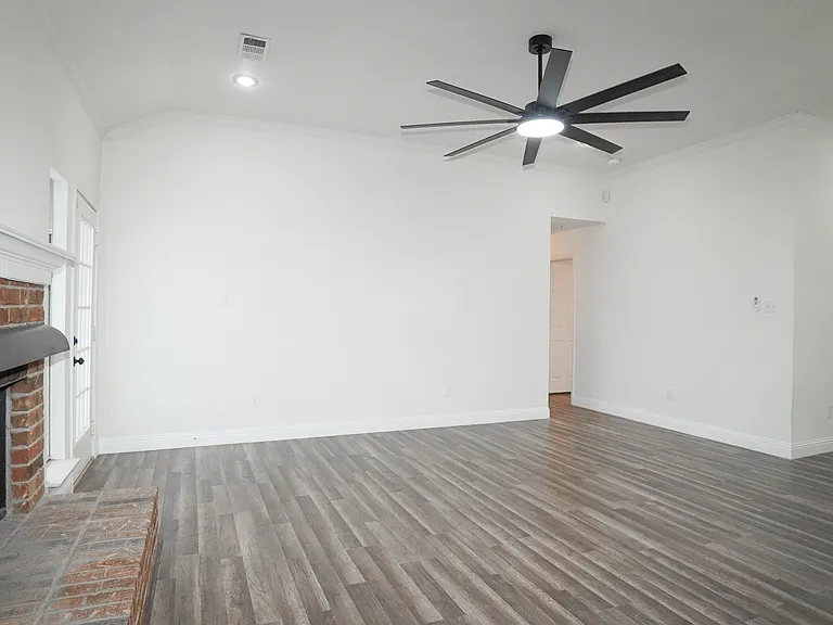 3109 Scott Dr — Photo 13
