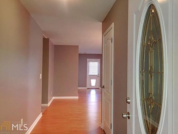 4th image of 86 Angela Ln