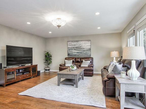 4th image of 6247 Solomon Ct