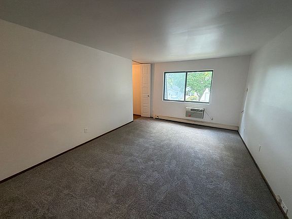 4th image of 333 Coolidge Ave #7