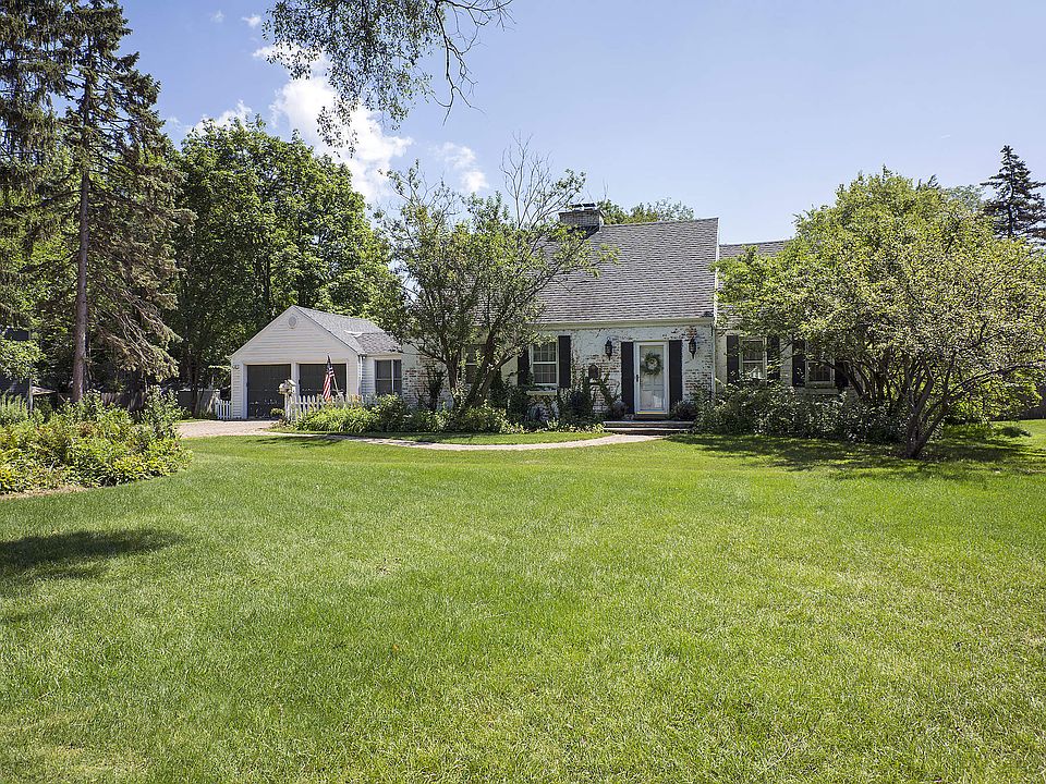 1st image of 1441 Hawthorne Ln