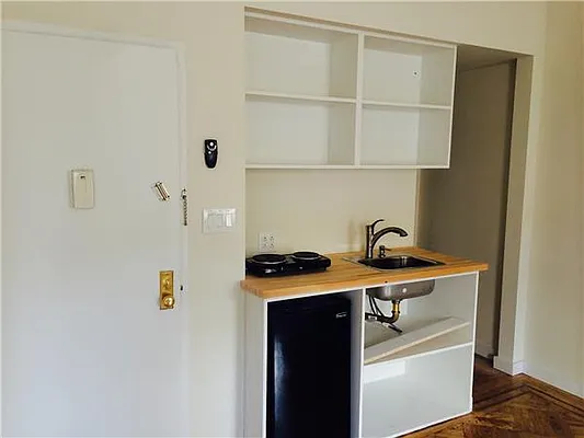 Rented by R New York | media 10