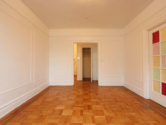 2nd image of 915 43rd St #3C