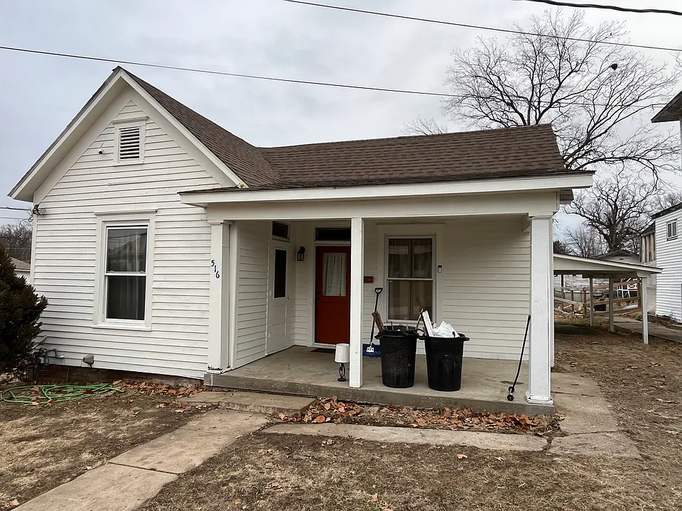 516 W Benton St