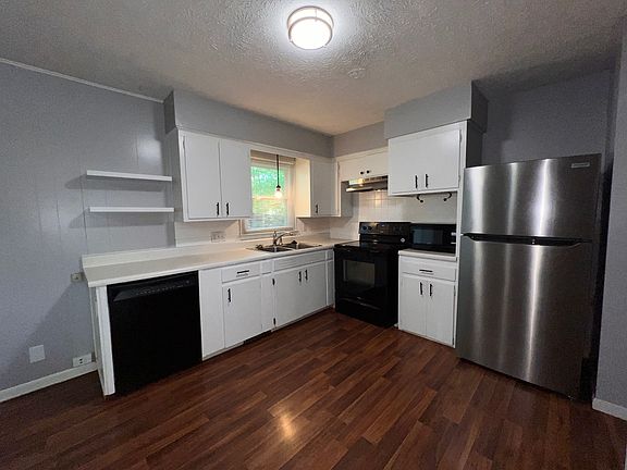 3rd image of 2348 S Delaware Ave