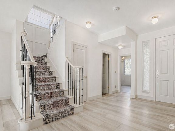 4th image of 19631 38th Drive SE