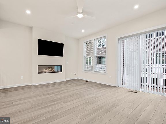 5th image of 16224 Bushwick Pl