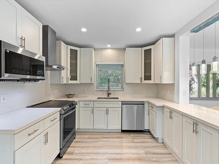 5406 S Le Jeune Rd — Photo 17