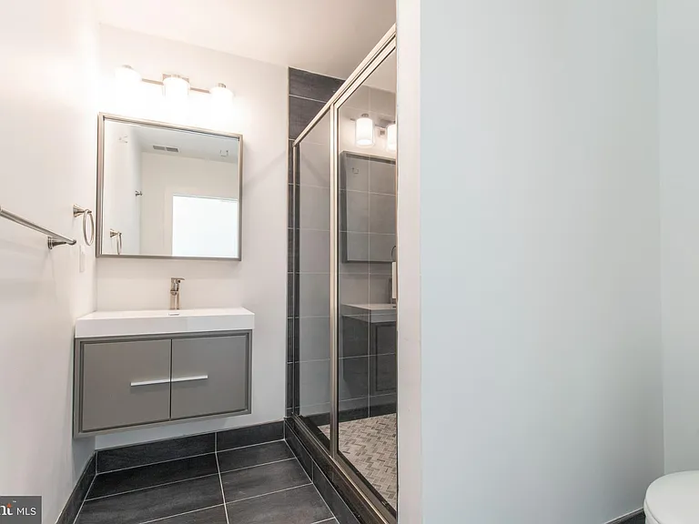 2406 W Master St #2 — Photo 19