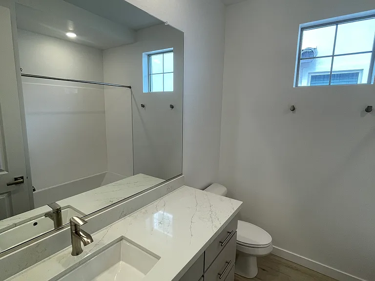 7938 W Griswold Rd — Photo 25