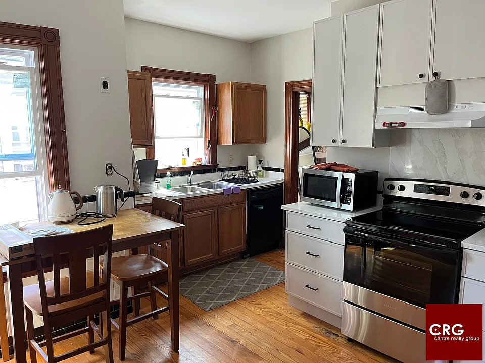195 College Ave #1