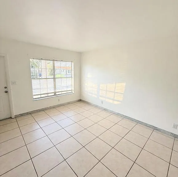 1017 NW 30th Ct #5 — Photo 13