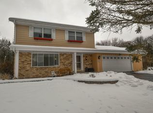 S44W33215 Connemara Dr, Dousman, WI 53118