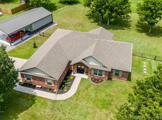 410 Twin Creeks Ln, Pryor, OK 74361