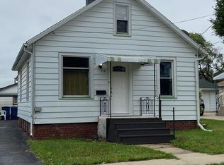 510 9th St, Peru, IL 61354