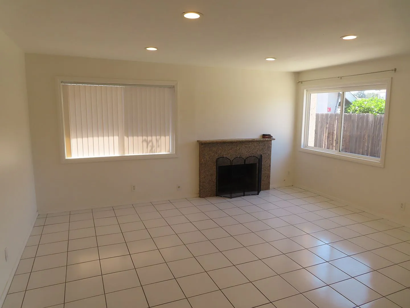 Four bedroom house in Mira Mesa — Photo 2