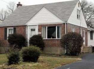910 Edgewood Ave, Folsom, PA 19033