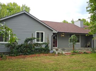 346 NE 62nd St, Topeka, KS 66617