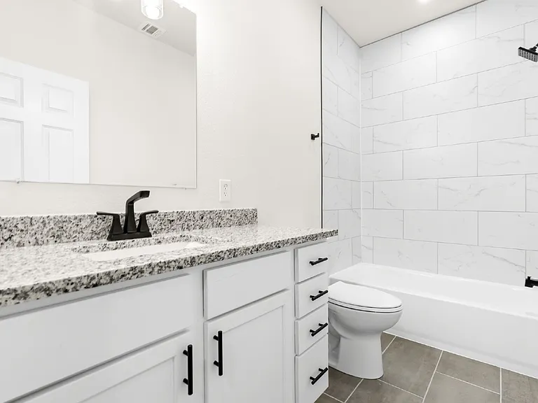 209 S 18th St #C — Photo 17