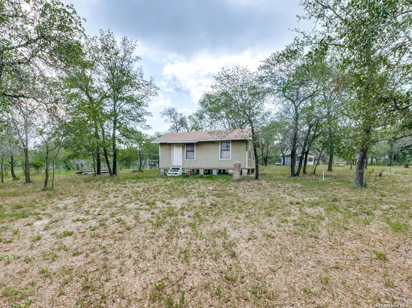 67 N 5th St, Somerset, TX 78069