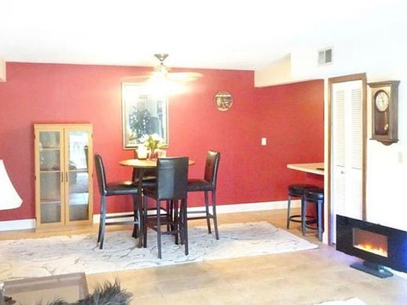 3rd image of 1106 Twin Circle Dr Unit 1106