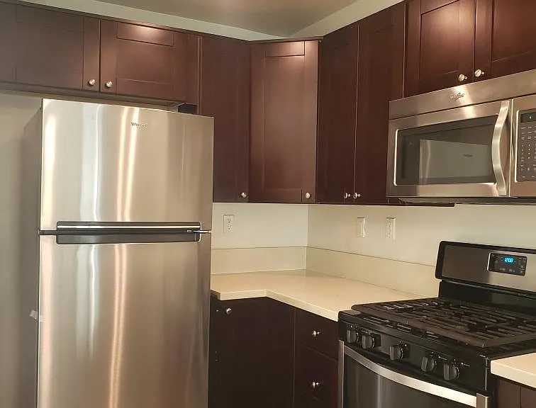 644 N Harvard Blvd #204 — Photo 6