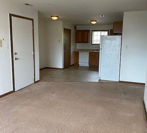 2nd image of 3555-11 Ash St