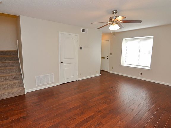 2nd image of 6567 Poplar Woods Cir S APT 6