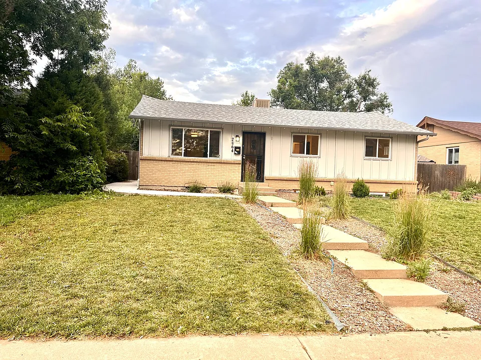 2064 Otis St
