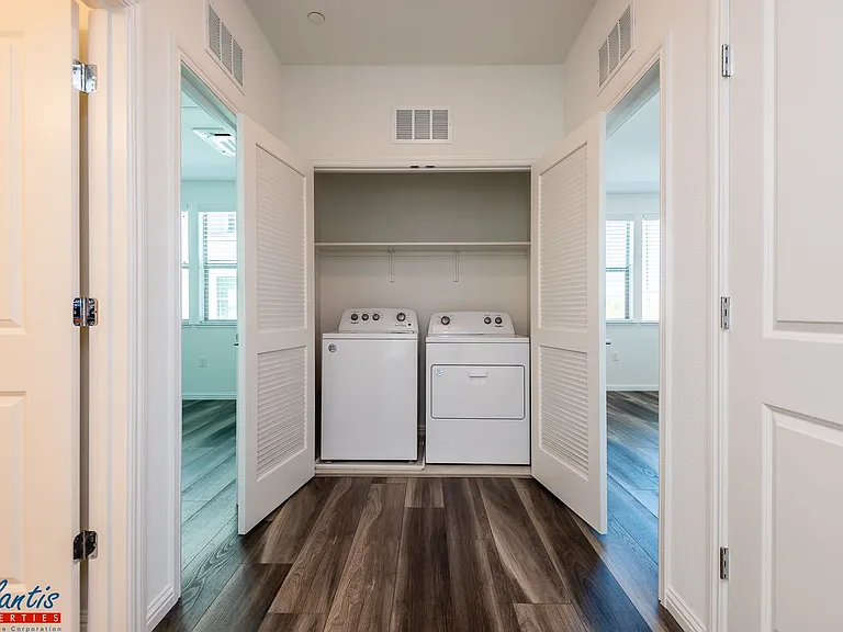 6818 Chroma Ct — Photo 15