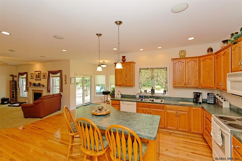 5th image of 7 SADDLE BROOK Drive