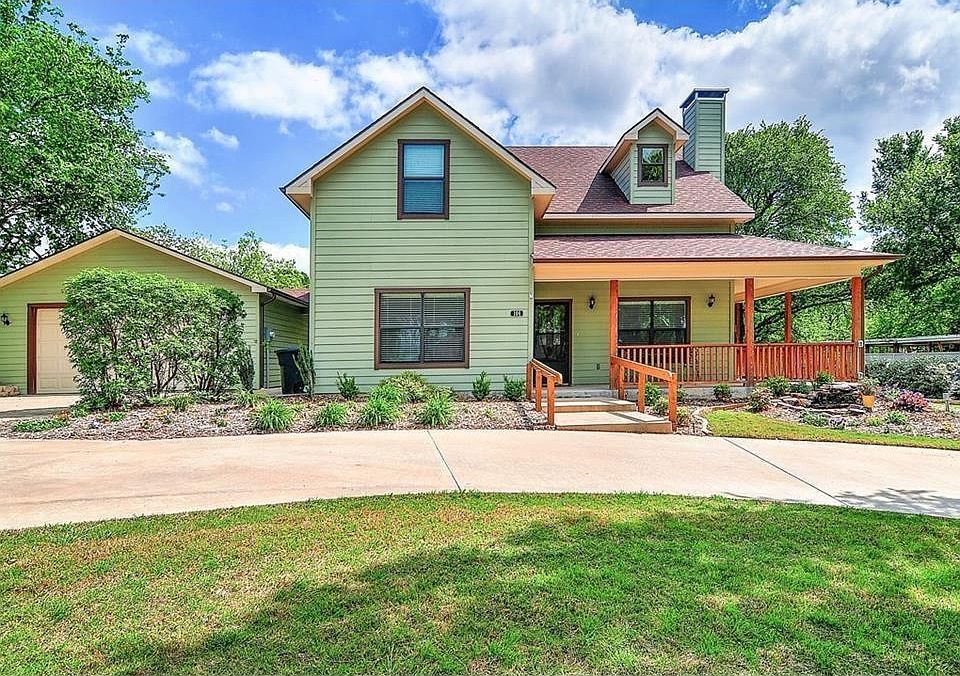 1st image of 104 Ellen Dr