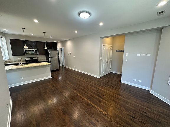 4th image of 2247 W Thomas St #1F