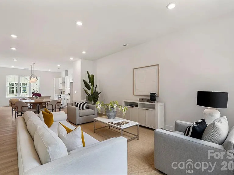 3423 Holabird Ln — Photo 22