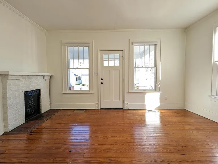 711 Snow St — Photo 3