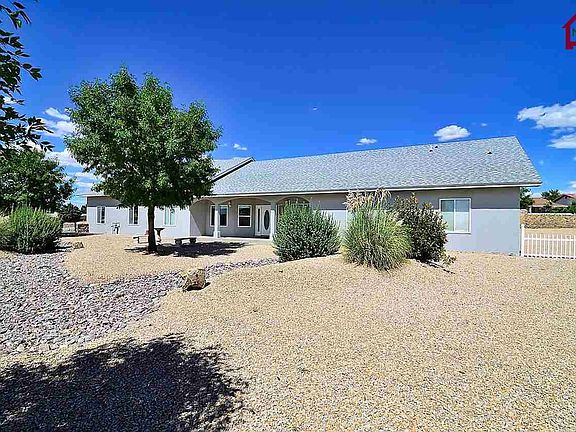 2nd image of 2042 Reina Dr
